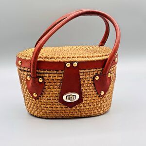 Fomerz Wicker Handbag Hong Kong • Leather Handles • Woven Basket Purse VTG